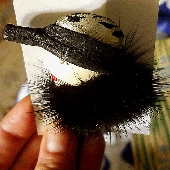 Vintage art nouveau pin with real fur. - Picture 4 of 6